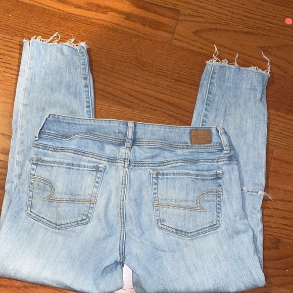 American Eagle size 6 ripped skinny jeans cropped ankle length - Picture 3 of 4